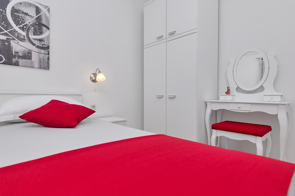 מאקרסקה Apartments Smiljka מראה חיצוני תמונה